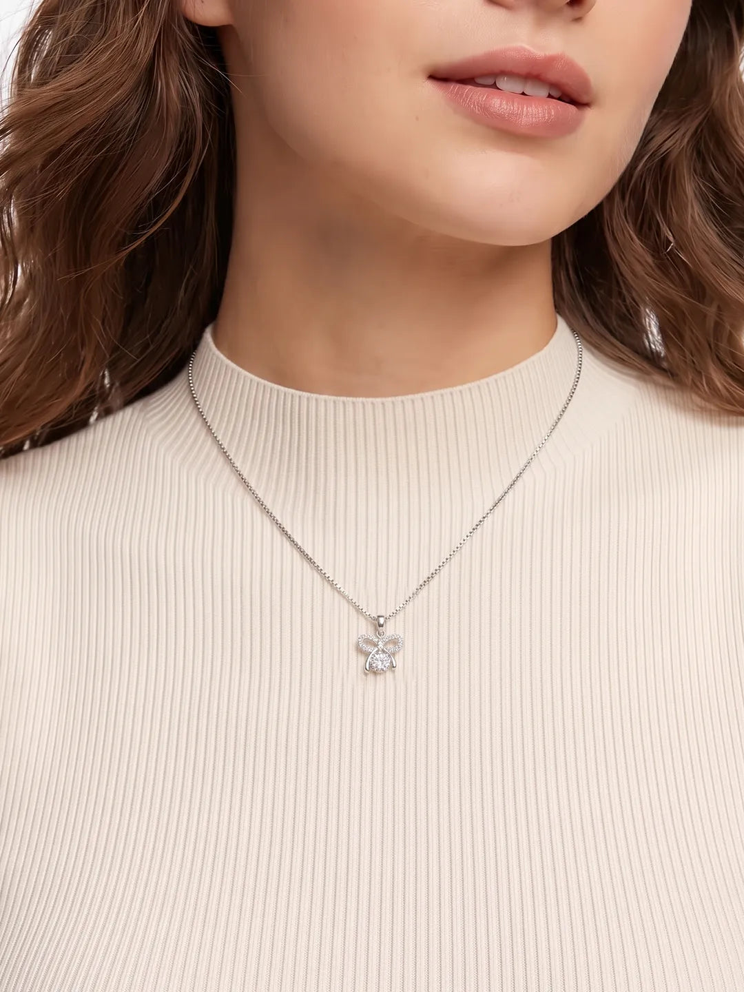 Ribbon Dancing Quartz Diamond Pendant