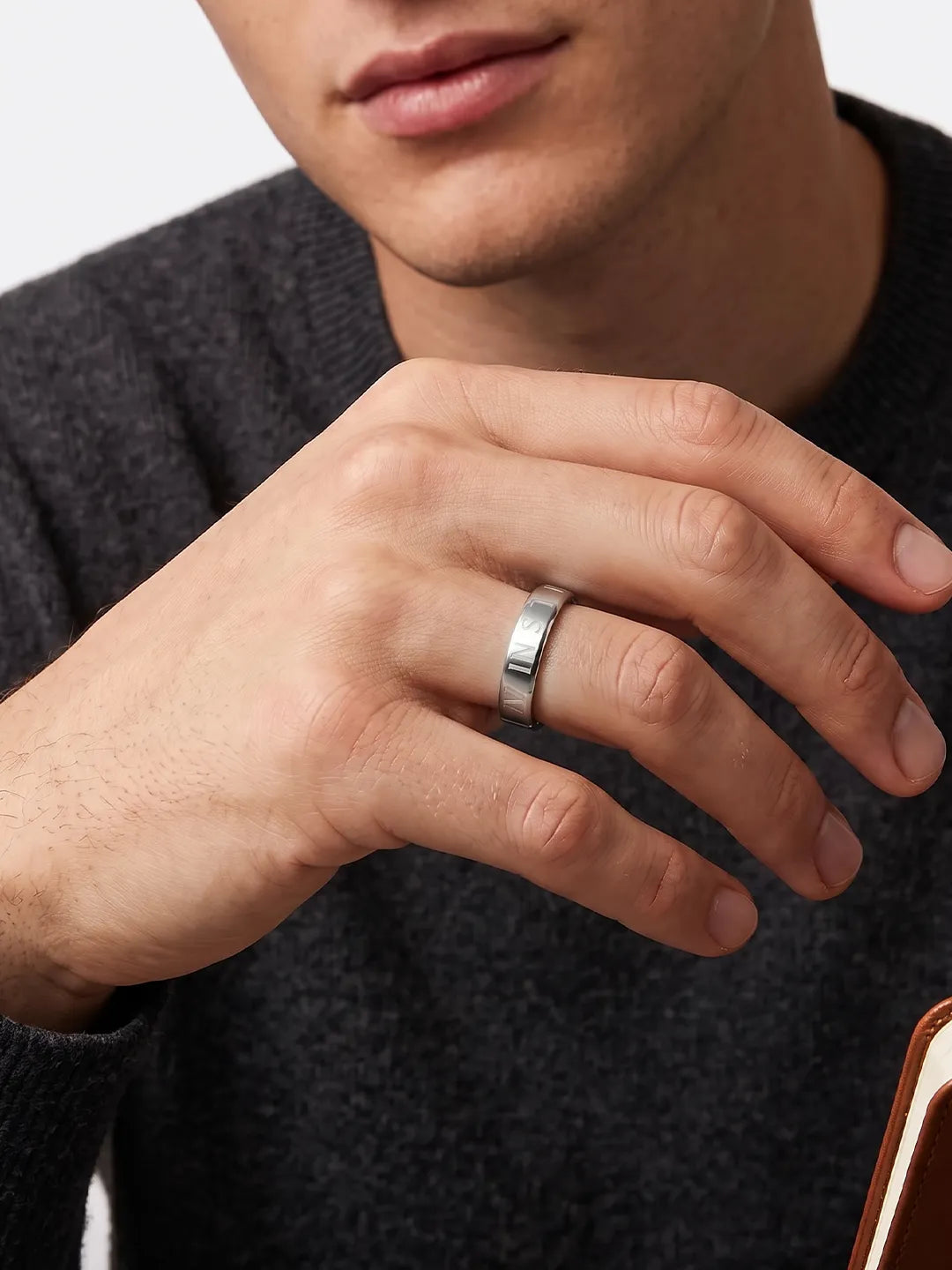 V Collection - V Classic Ring